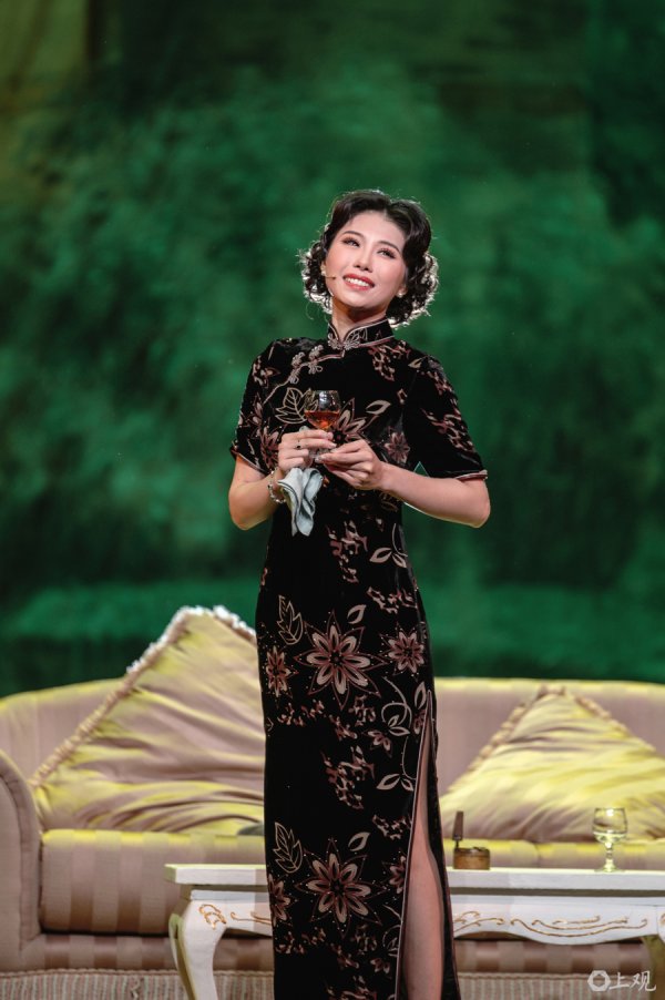 实配网配资 演界｜“西装旗袍”沪剧代表作《石榴裙下》上海登台